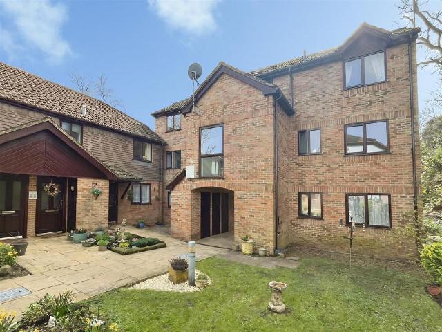 House for sale in Cargate, Aldershot
