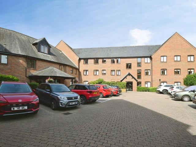 House for sale in Twyford