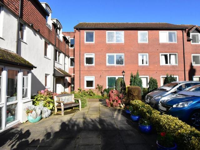 House for sale in Tewkesbury, Pamington