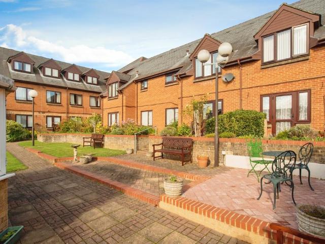 House for sale in Batchworth, Hertfordshire