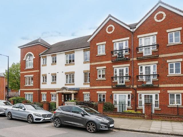 House for sale in Edmonton, Greater London