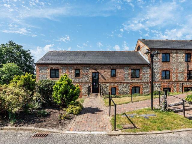 House for sale in Pachesham Park, Surrey