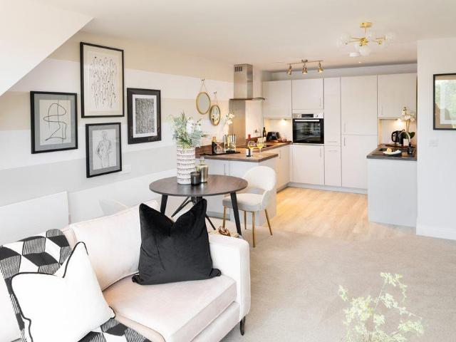 House for sale in Heol-las, Surrey