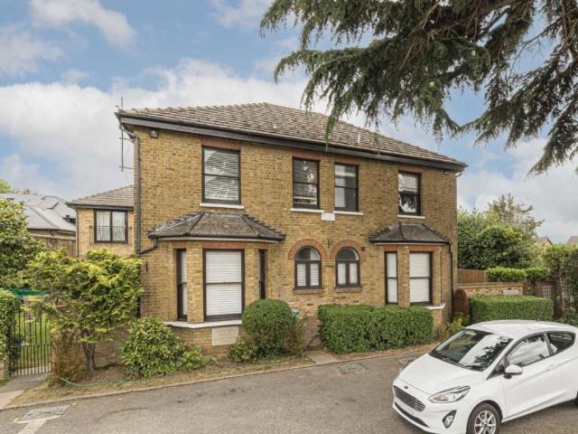 House for sale in Lower Halliford, Surrey