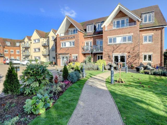 Flat for sale in Penn Bottom, Buckinghamshire