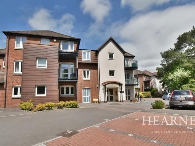 House for sale in Tricketts Cross, Ferndown