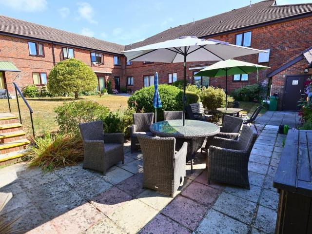 House for sale in Bolton Low Houses, Hampshire