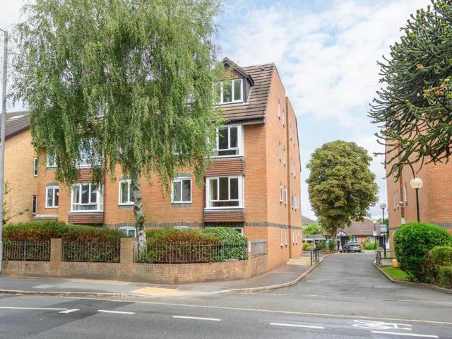 House for sale in New Malden, Greater London