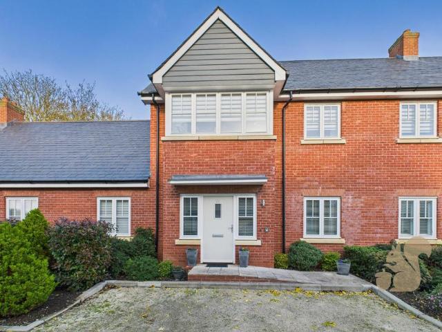 House for sale in Chelmondiston, Suffolk