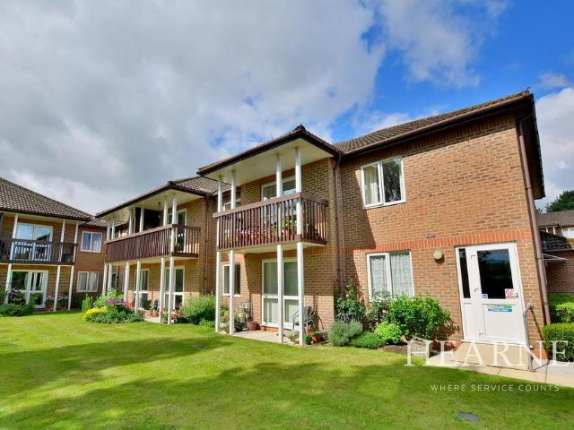 House for sale in Tricketts Cross, Ferndown