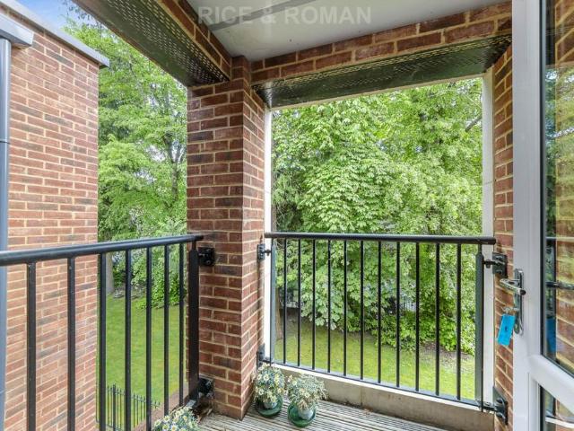 House for sale in Buckler's Park, Crowthorne