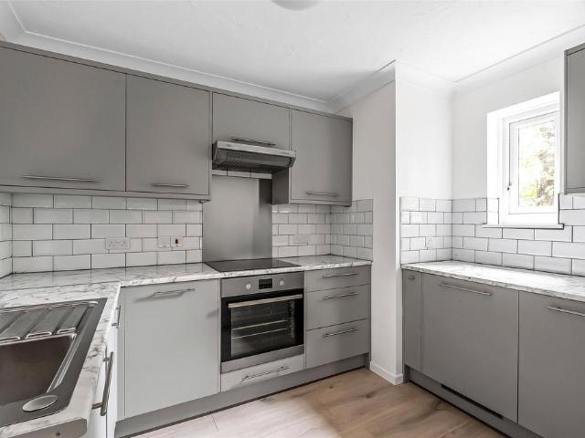 House for sale in Rose Hill, Pachesham Park