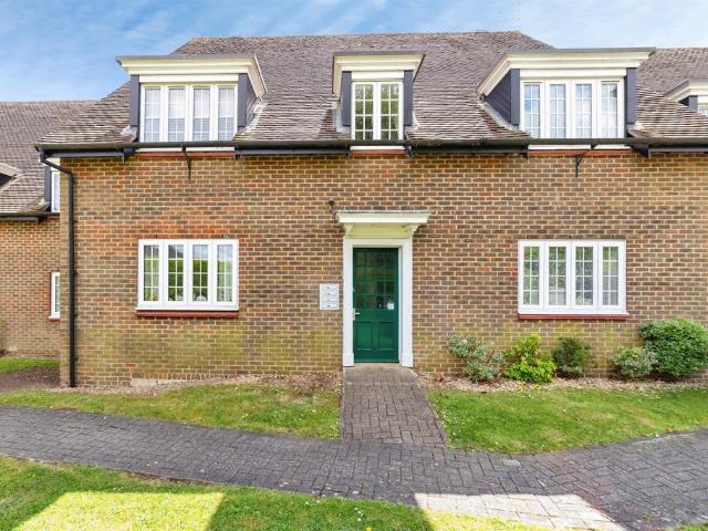 Flat for sale in Fretherne, Hertfordshire