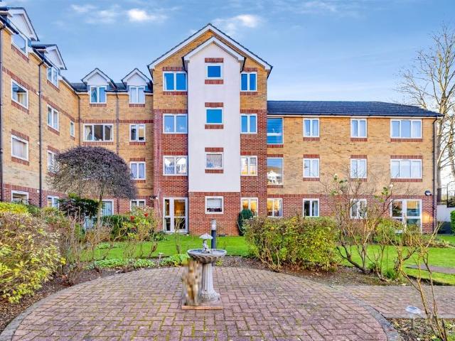 House for sale in Watford Heath, North Watford