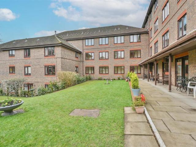House for sale in Navestock Side, Essex