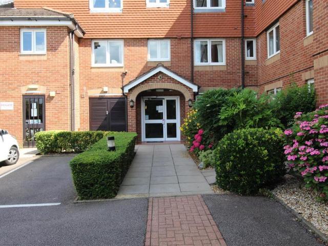 House for sale in Potters Bar, Isle Of Man