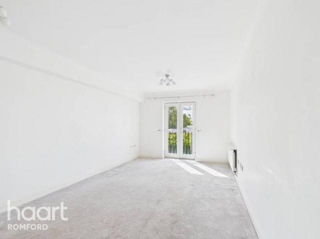 House for sale in Gidea Park, Greater London