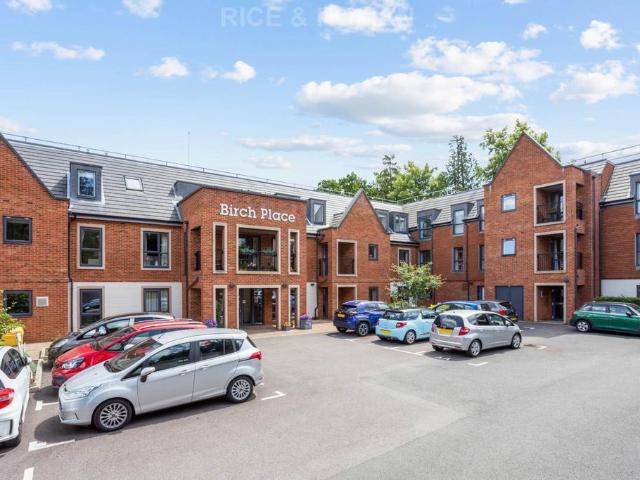 House for sale in Buckler's Park, Crowthorne
