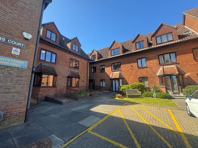 House for sale in Navestock Side, Essex