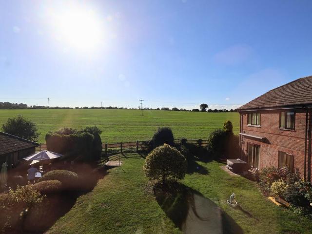 House for sale in Clanfield, East Hampshire