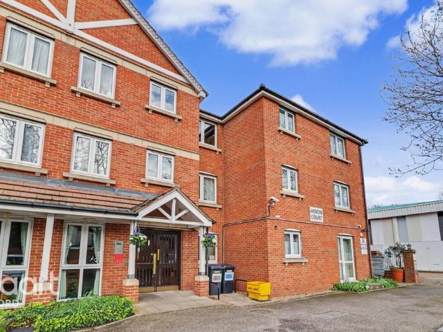 House for sale in Greater London