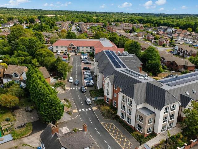 House for sale in Landywood, Great Chatwell