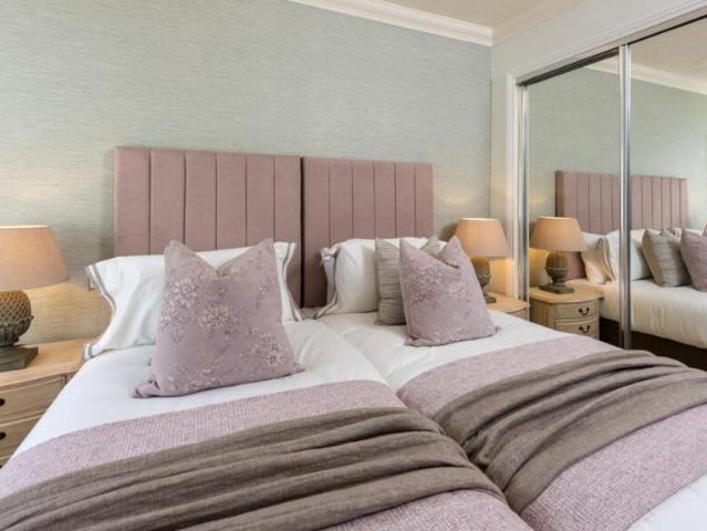 House for sale in Pachesham Park, Surrey