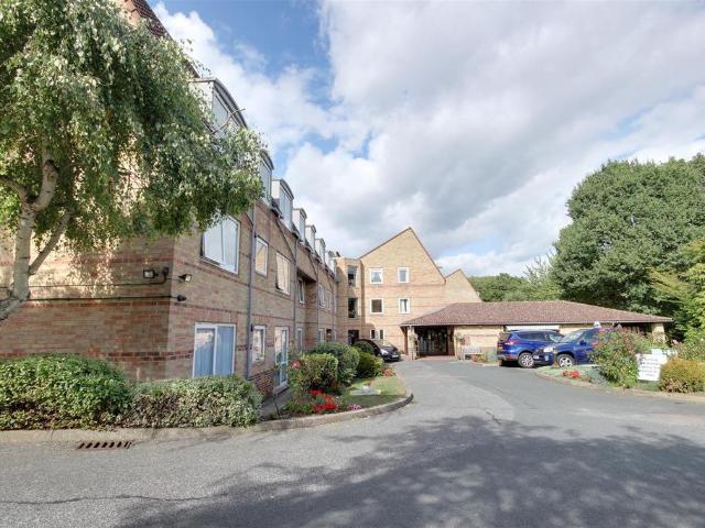 House for sale in Grange Park, Greater London