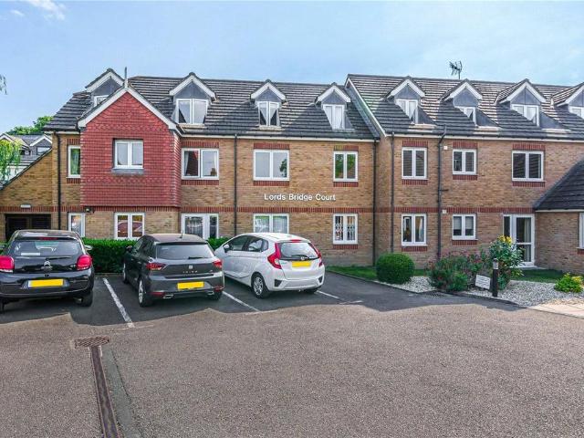 House for sale in Lower Halliford, Surrey
