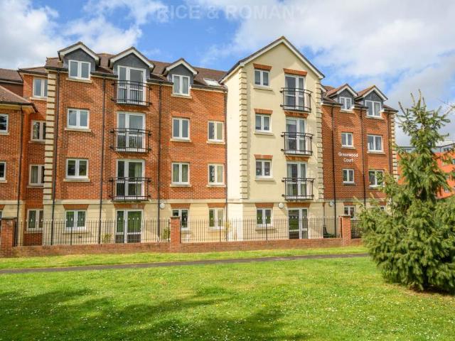 House for sale in Woodcote, Epsom