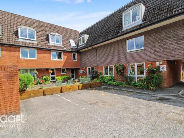 House for sale in Camelsdale, Waverley