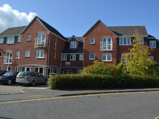 House for sale in Holmes Chapel