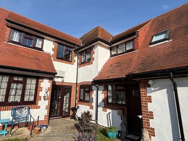 House for sale in Littlecote, West Sussex