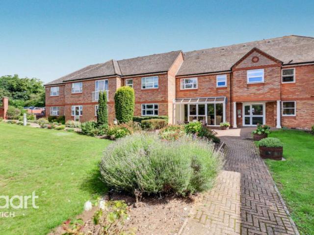 House for sale in Whisstocks Place, Eastbridge