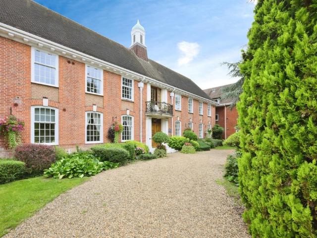 House for sale in Broxbourne, Hertfordshire