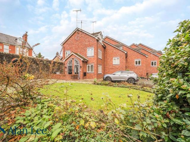 Flat for sale in Moss Rose, Macclesfield