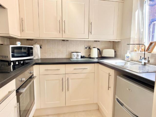 House for sale in Tewkesbury, Pamington