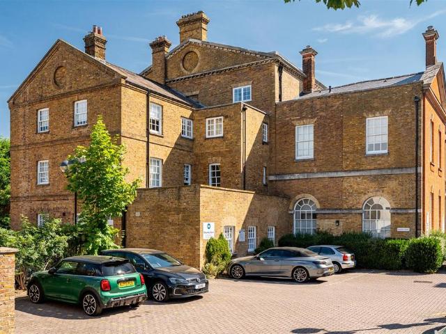 House for sale in Hertford, Colliers End