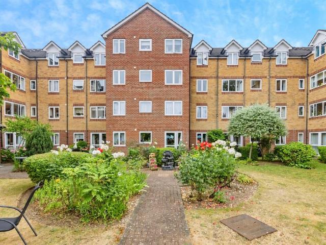 House for sale in Watford Heath, North Watford