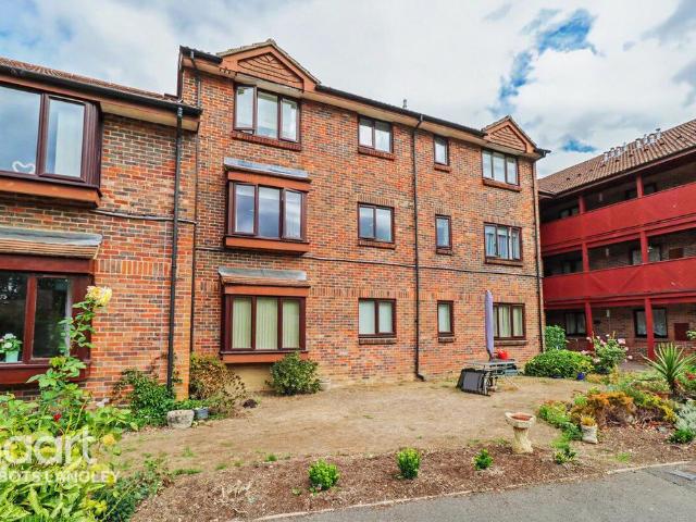 House for sale in Batchworth, Hertfordshire