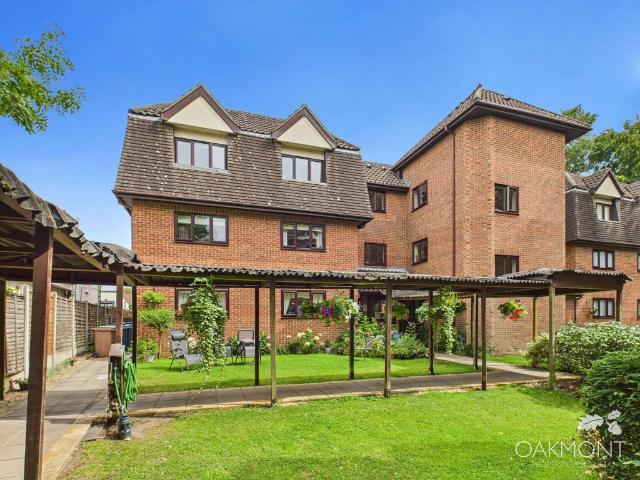 House for sale in The Galleries, Navestock Side