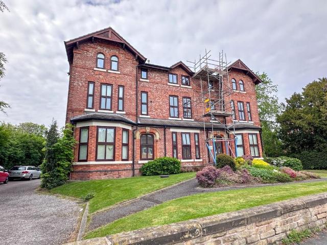 House for sale in Cheadle Hulme, Greater Manchester
