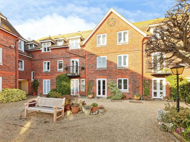 House for sale in Oad Street, Kent
