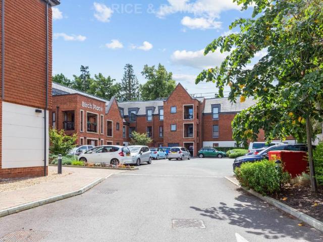 House for sale in Buckler's Park, Crowthorne
