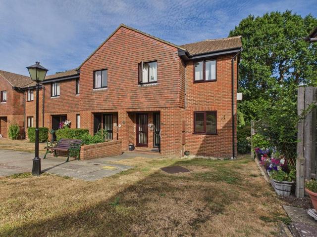 House for sale in Godinton Park, Bridgefield