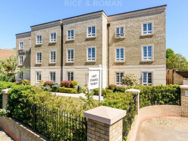 House for sale in London Borough of Hounslow, Greater London
