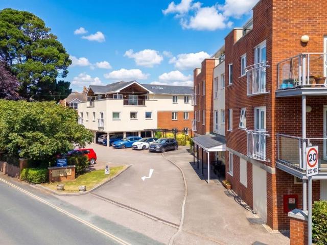 House for sale in Goodrington, Livermead