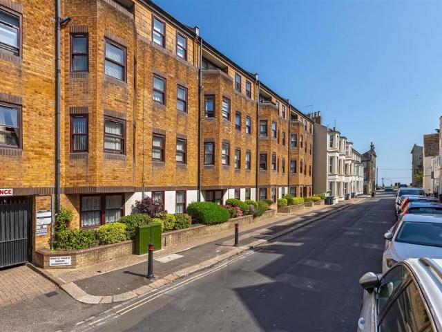 House for sale in West Worthing, Worthing