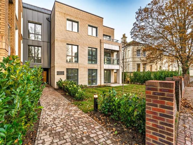 House for sale in Worthing, West Sussex