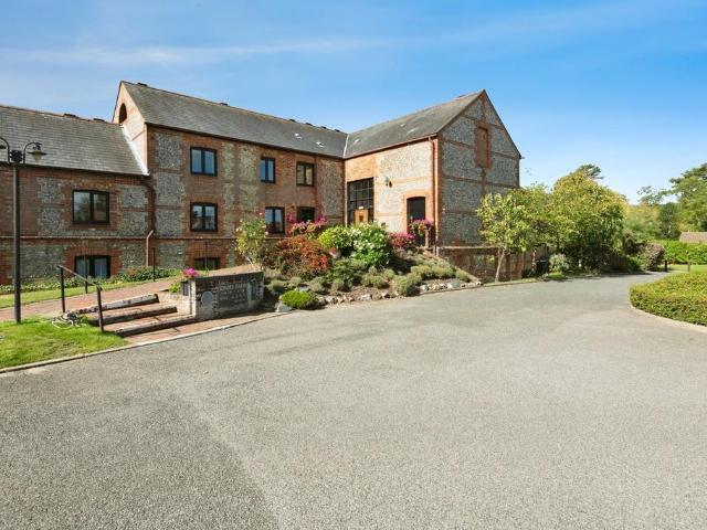 House for sale in Pachesham Park, Surrey